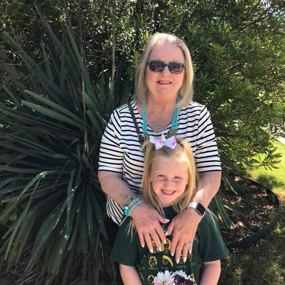 Profile Picture of Cathy Naifeh (@cathynaifeh) on Poshmark