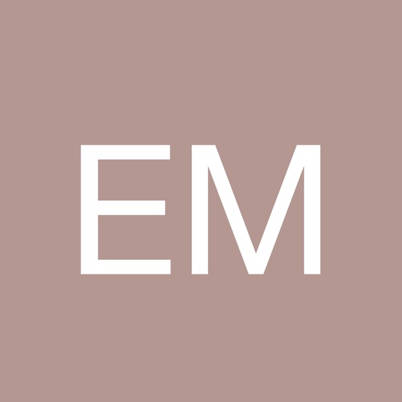 Profile Picture of Esmeralda Melgoza (@esmeraldamgallo) on Poshmark