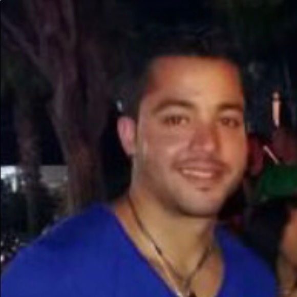 Profile Picture of Kelvin Rivera (@kelvinr12) on Poshmark