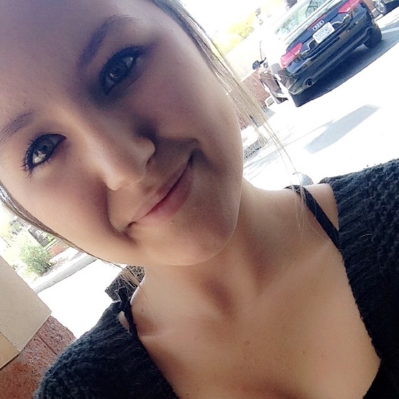 Profile Picture of Allie Schappert (@alliekat1) on Poshmark