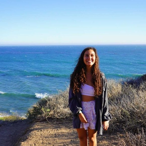 Profile Picture of Simone Ray (@simone_ray_) on Poshmark
