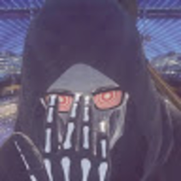 Profile Picture of Doktor Killshot (@mooimgrunny) on Poshmark
