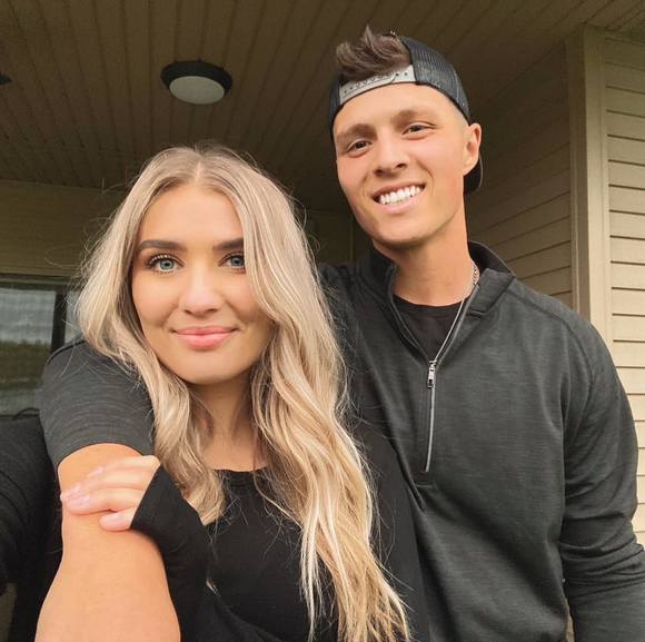 Profile Picture of Gretchen Elmer (@elmer_gretchen) on Poshmark