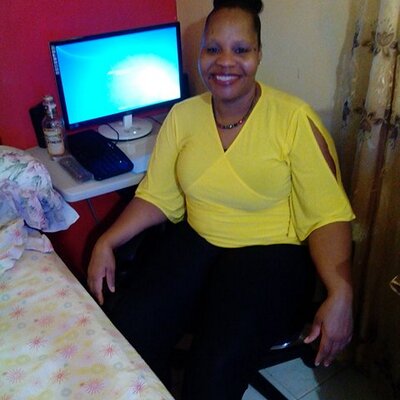 Profile Picture of Nadine Dobbs (@DobbsNadine) on Twitter