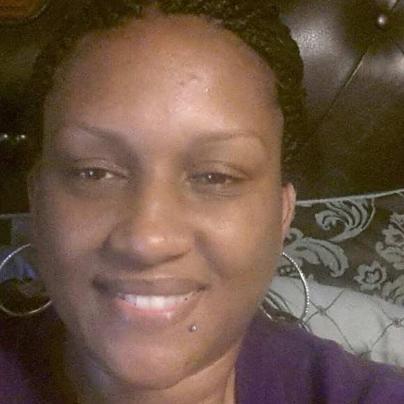 Profile Picture of Jamila James (@jamilajames) on Poshmark