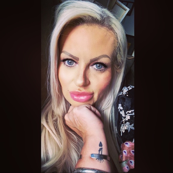 Profile Picture of Connie Chase (@nailchc) on Poshmark