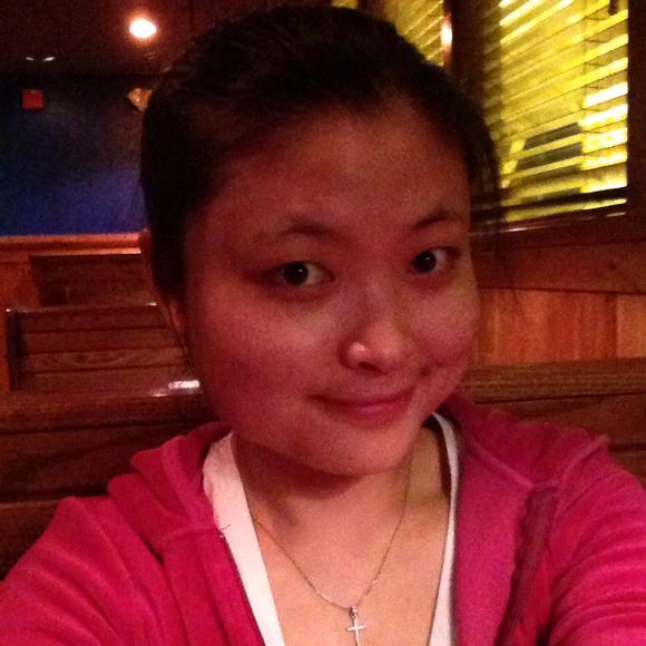 Profile Picture of Alice Lee (@alicelee123) on Poshmark