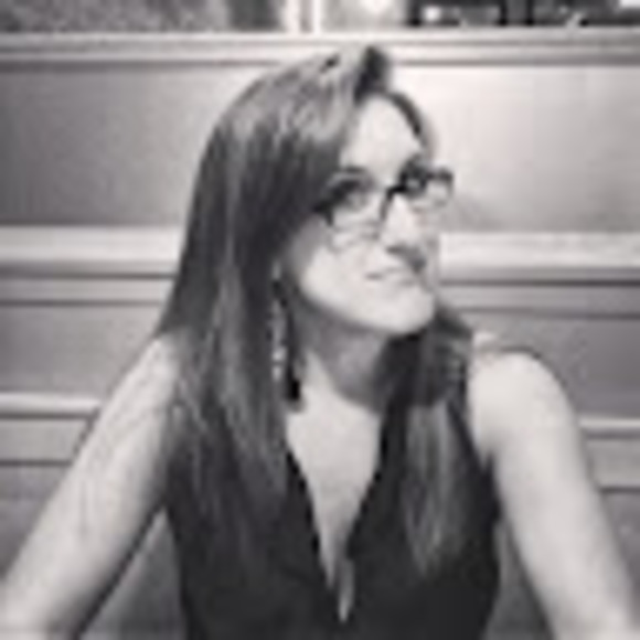 Profile Picture of Amanda Fischer (@amandalfischer7) on Poshmark