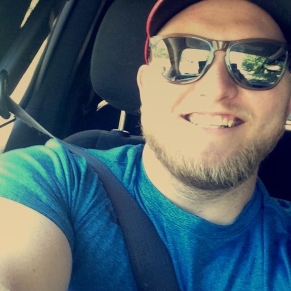 Profile Picture of Zac Wigley (@zacwigley) on Poshmark