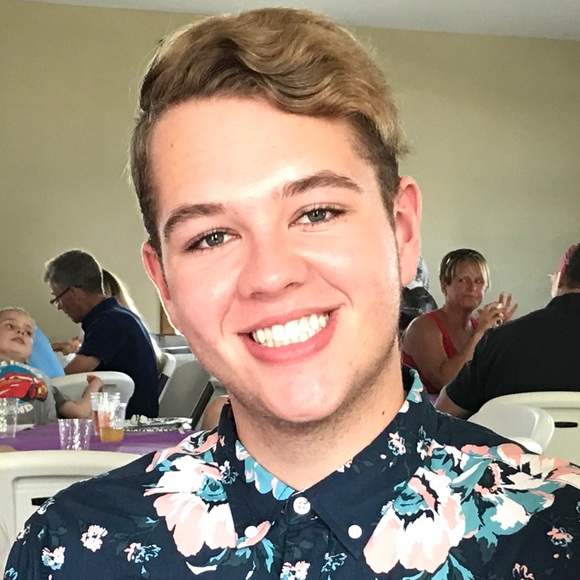 Profile Picture of Hayden Lightle (@haydenlightle) on Poshmark