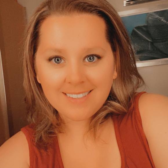 Profile Picture of Erin Larkowski (@erinlarkowski) on Poshmark