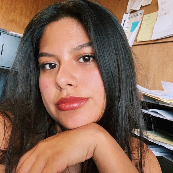 Profile Picture of Daniela Rubio (@danielaxrubio) on Poshmark