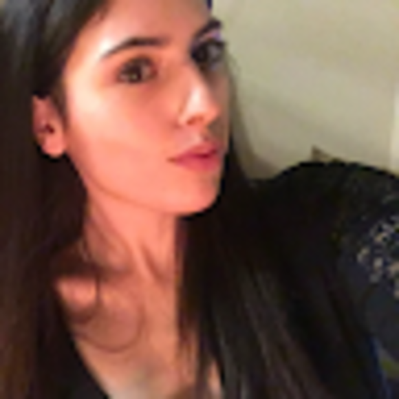 Profile Picture of Daniella Pulsinelli (@dpulsinelli) on Poshmark