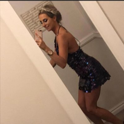 Profile Picture of Suzanne Bailey (@suzieblue81) on Twitter