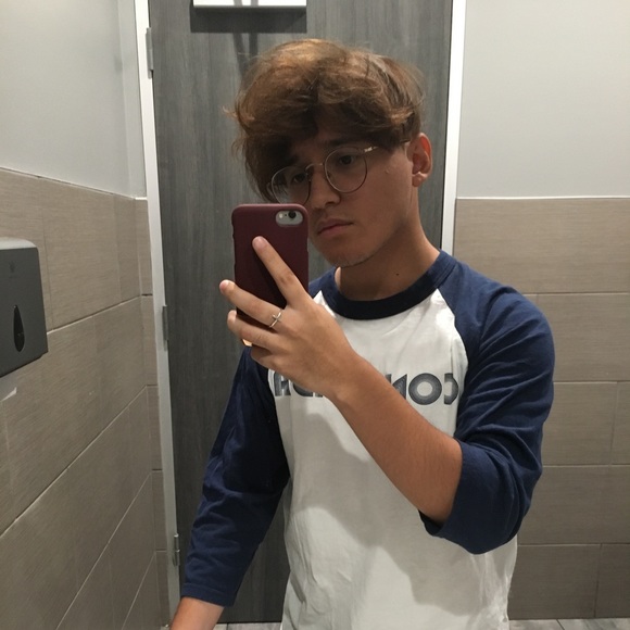 Profile Picture of Luis Arredondo (@luisarredondo) on Poshmark