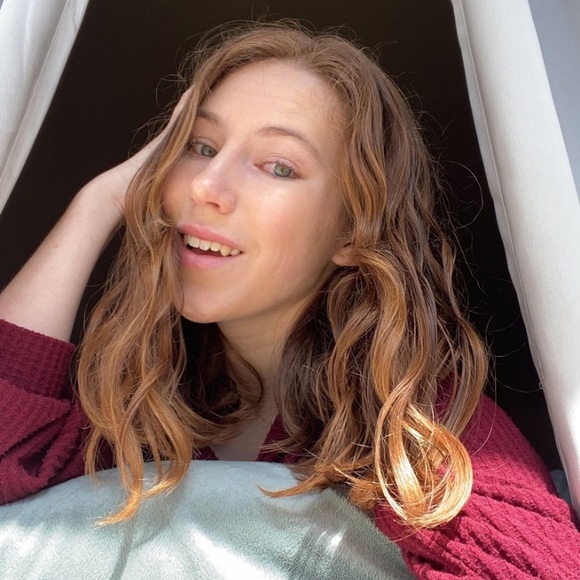 Profile Picture of Alex Blancato (@abmarie23) on Poshmark