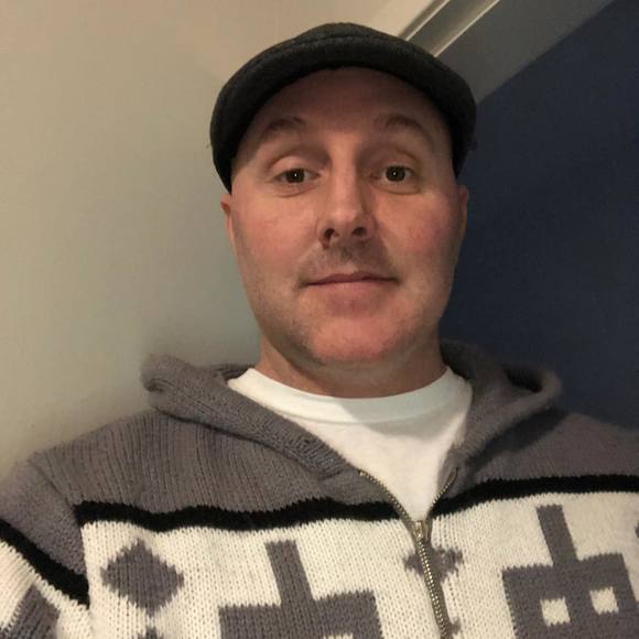 Profile Picture of Chris Field (@chrisfield1979) on Poshmark
