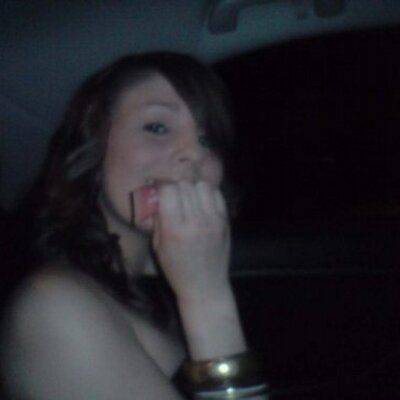 Profile Picture of Julia Halbert (@julia_50) on Twitter