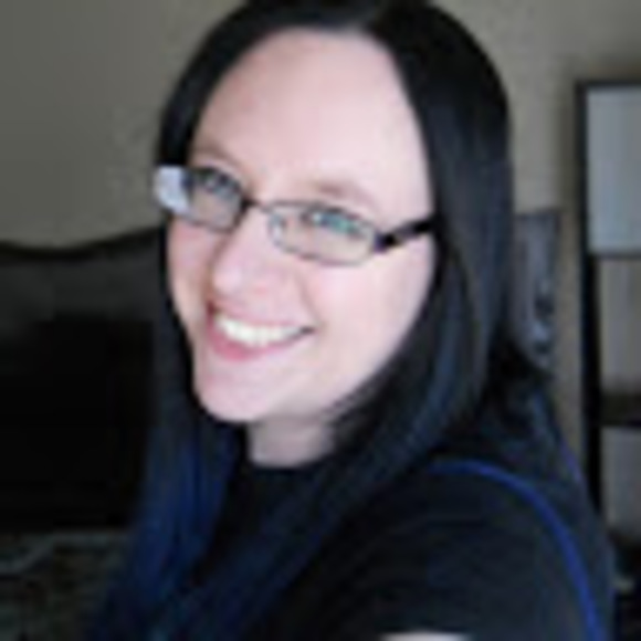 Profile Picture of Jodi Davis (@titanchain) on Poshmark
