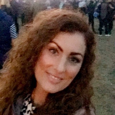 Profile Picture of Janine Burrows (@j9bee77) on Twitter