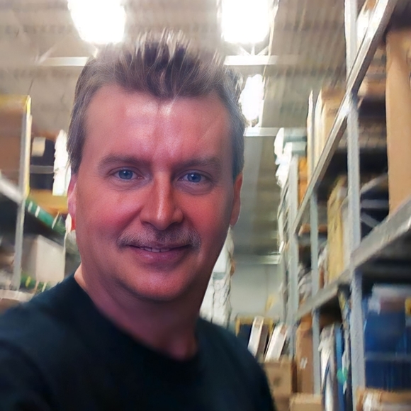 Profile Picture of Earl Fuls (@earlfuls) on Poshmark