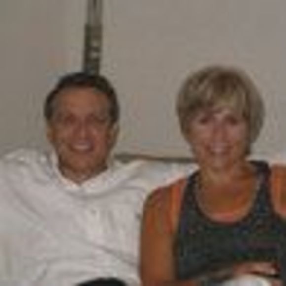 Profile Picture of David Kahn (@guthman20) on Poshmark