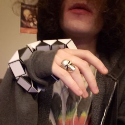 Profile Picture of Ezekiel Allen Sims (@NeonHeartArt) on Twitter