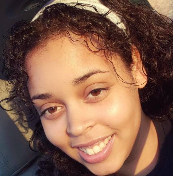 Profile Picture of Crystal Albarran (@crazyyycrystal) on Poshmark