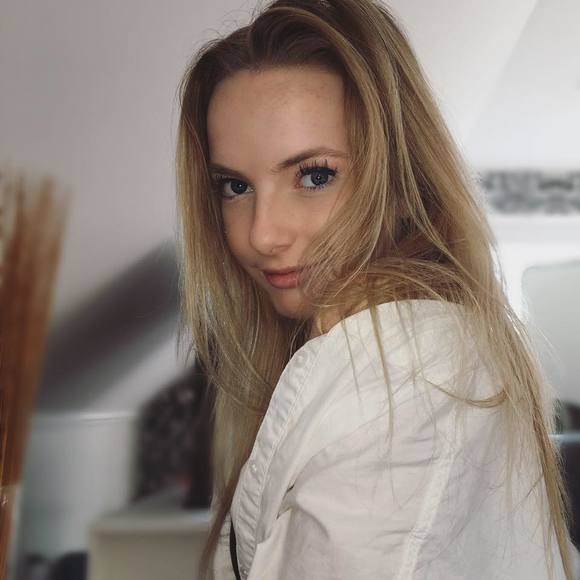 Profile Picture of Kaitlyn Moar (@kaitlynmoar) on Poshmark