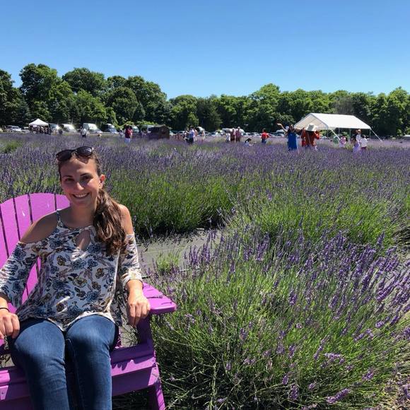 Profile Picture of Jen Imbro (@jenimbro) on Poshmark