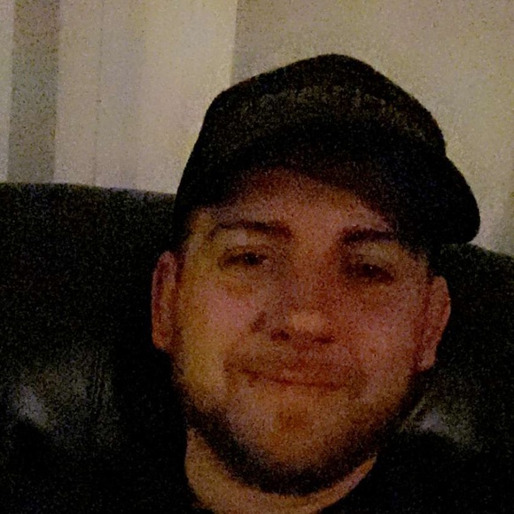 Profile Picture of Tyler Hare (@tylerhare630) on Poshmark