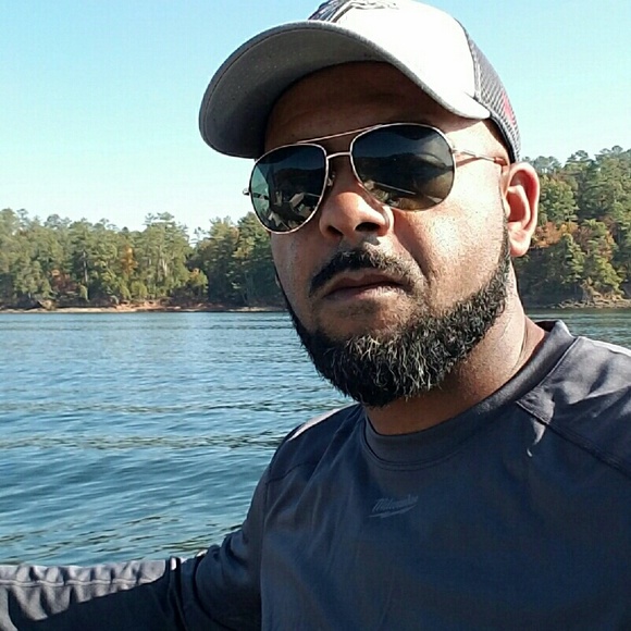 Profile Picture of Herbert Yarde (@herbertyarde) on Poshmark