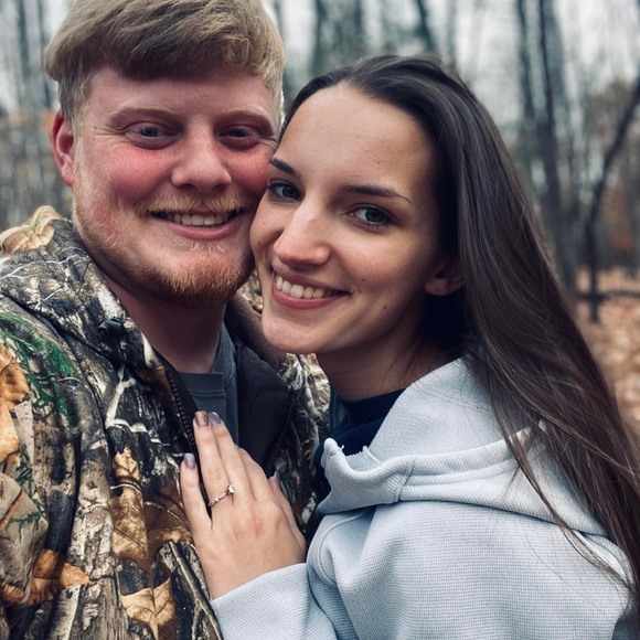 Andrea Parlier - Poshmark Profile Picture of Andrea Parlier (@gymgirl305) on Poshmark