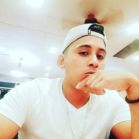 Felipe Roque alvarez - Poshmark Profile Picture of Felipe Roque alvarez (@felipe213fr) on Poshmark