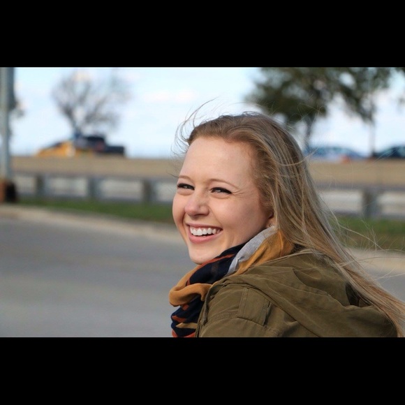 Profile Picture of Hannah Ludwig (@hludwig91795) on Poshmark