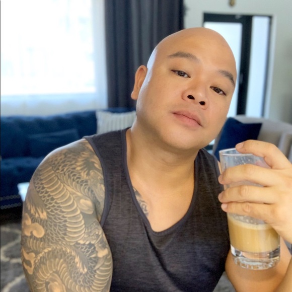 Profile Picture of David Lau (@davidlaumiami) on Poshmark