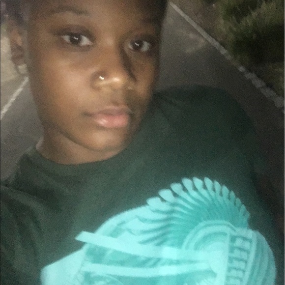 Profile Picture of Mariah Pearson (@peaesonm) on Poshmark