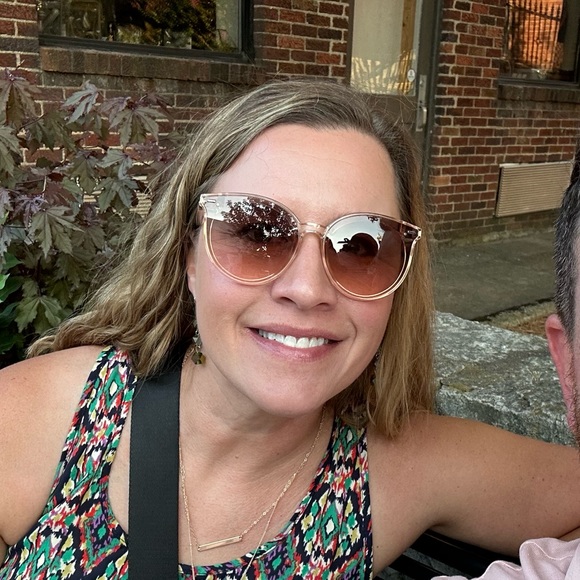 Profile Picture of Sarah Blasek (@sblasek) on Poshmark