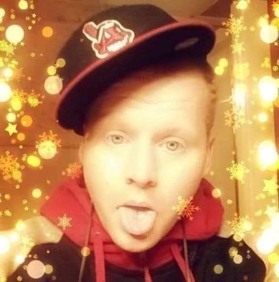 Profile Picture of Ryan Ritter (@ryanritter420) on Poshmark