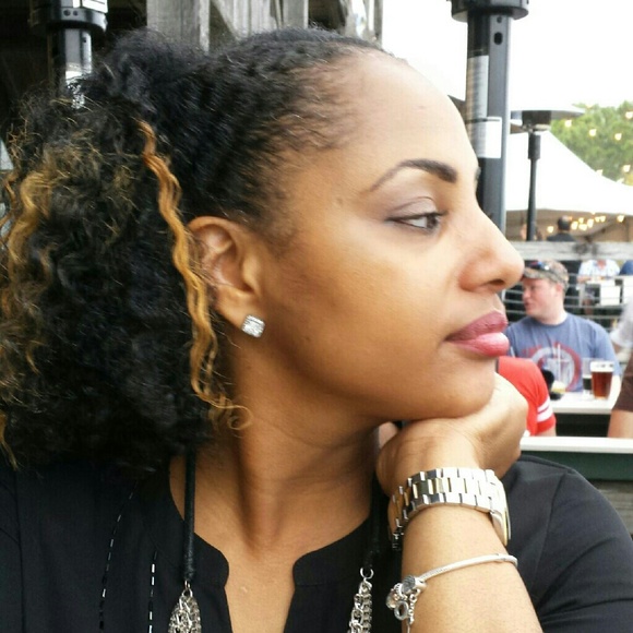 Profile Picture of Olisa Wiggins (@owiggins) on Poshmark