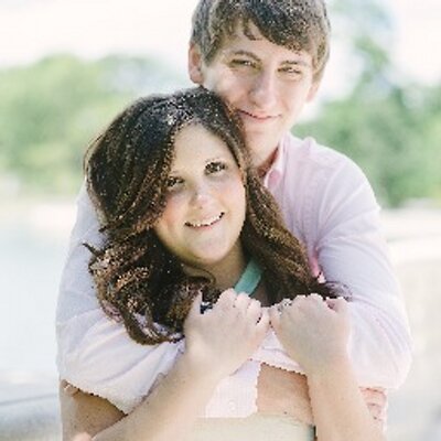 Profile Picture of Mandy Heering (@soontobeheering) on Twitter