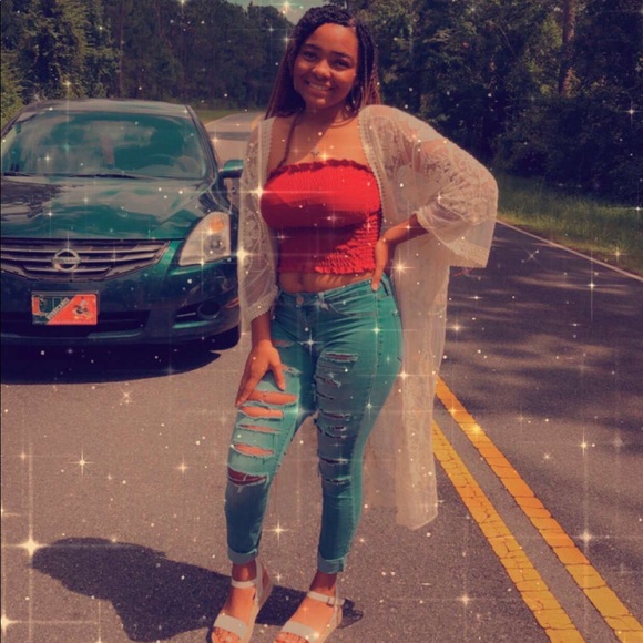 Profile Picture of Dallion White (@itzdallion) on Poshmark