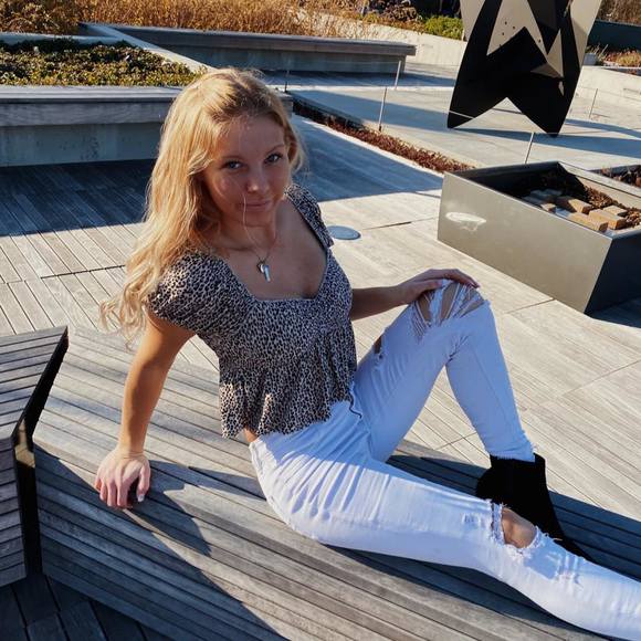 Profile Picture of Alexia Jansma (@alexiajansma) on Poshmark