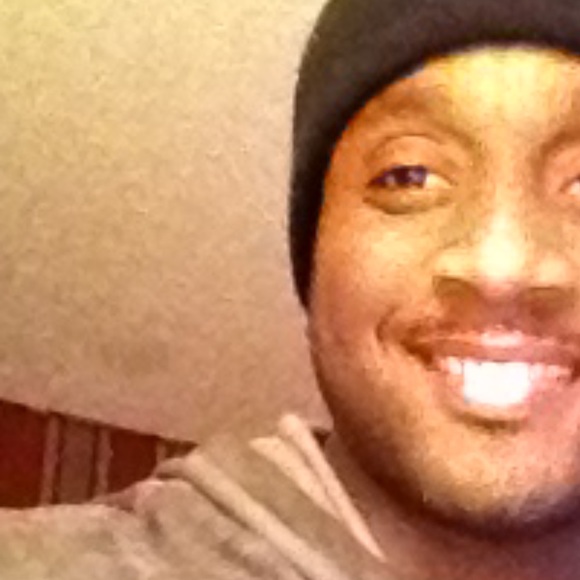 Profile Picture of Daniel Isome (@danielisome) on Poshmark