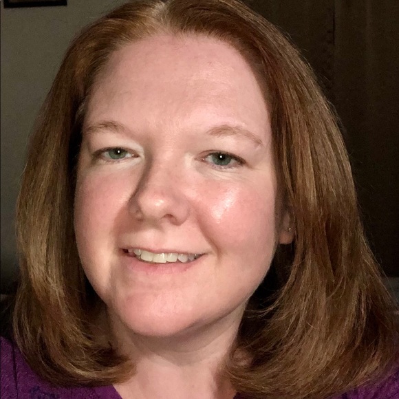 Profile Picture of Crystal Quinn (@crq6481) on Poshmark
