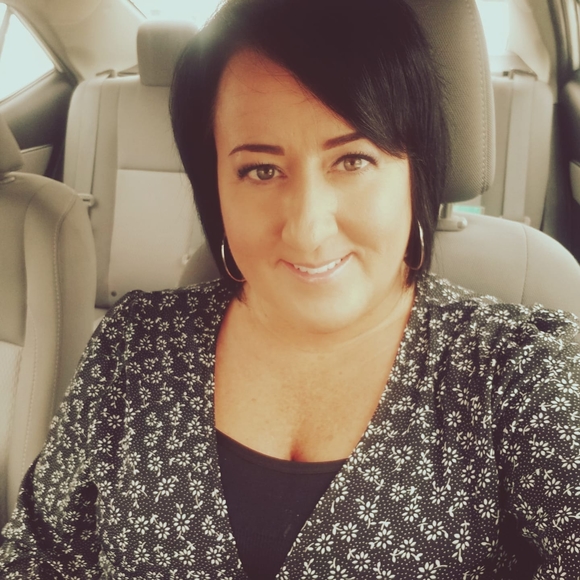 Profile Picture of Tania Silva (@taniasilva173) on Poshmark