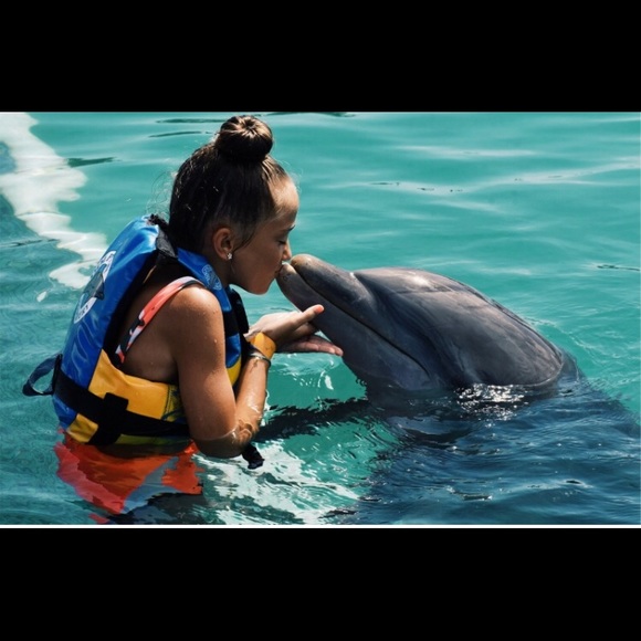 Profile Picture of Brianna Demorais (@brianna_demo) on Poshmark