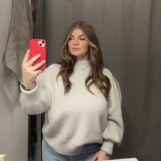 Profile Picture of C A R L Y   F A I T H (@carly.burke) on Instagram