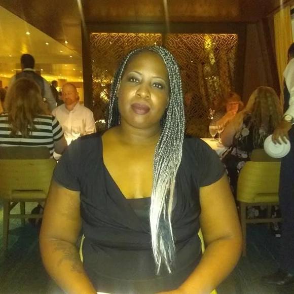 Profile Picture of Twanda Moore (@tmoore_74) on Poshmark