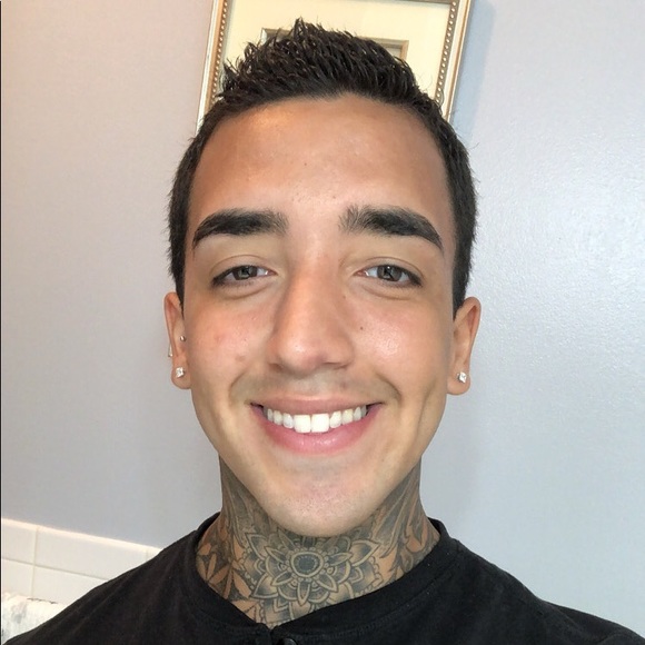 Kevin Astudillo - Poshmark Profile Picture of Kevin Astudillo (@kastudillo97) on Poshmark